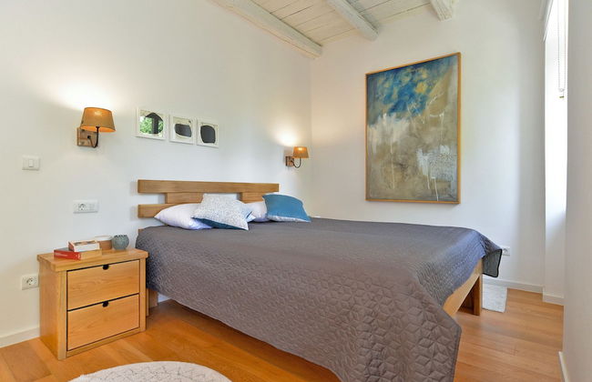 House 1650 - Photo 4