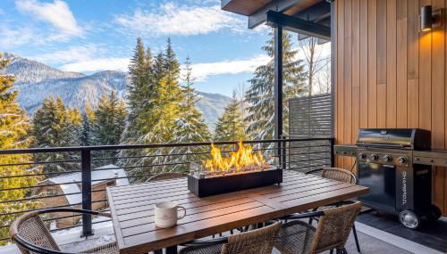 Ski In and Out The Mountainside House with Hot Tub! - Foto 3