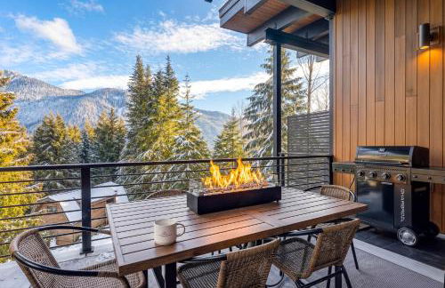 Ski In and Out The Mountainside House with Hot Tub! - Foto 3