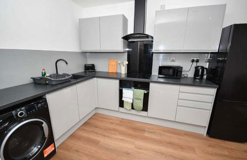 Modern 1 Bedroom Apartment in Morley with Parking - Foto 32
