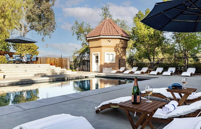 Wilson Creek Manor By Avantstay Sleeps 10! Amazing Estate w/ Pool & Game Room - Photo 45