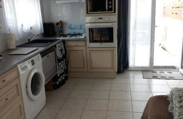 Petite maison avec jardin privé - Photo 3