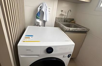 Apartamento na praia, 2 quartos e área de lazer - Foto 18