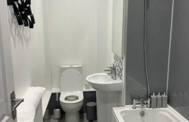 OCEAN ESCAPE 200m From the Sea, High Spec Town Centre Entire Flat, 3 Bedrooms, TVs All Rooms - Foto 14