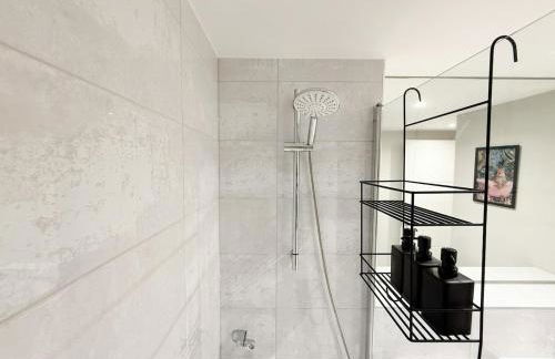 2-Bed Flat in Glasgow East End - Photo 3