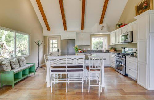 Hot Tub and Balcony Rainbow Retreat Near Wineries! - Foto 6