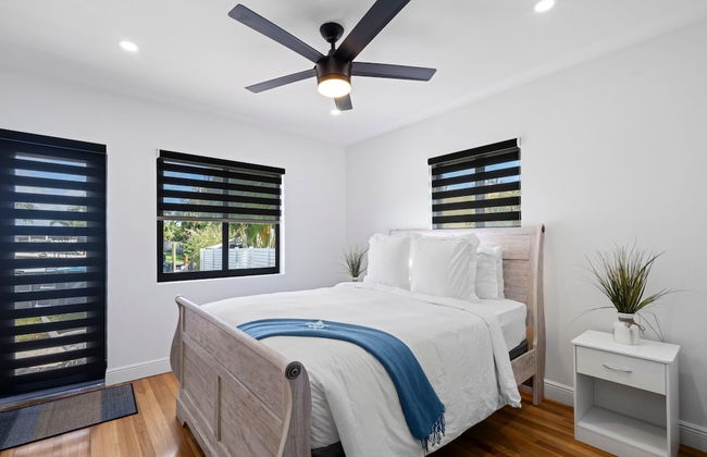 Stunning 3 Bd Pool House w Enchanting Water Views - Foto 17