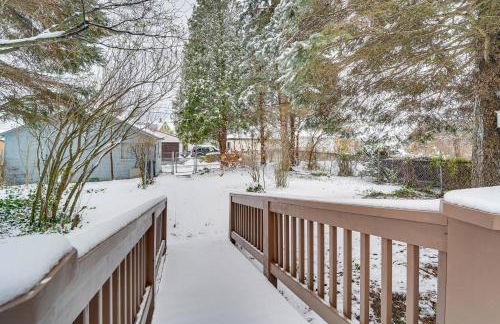 Game Room and Backyard Modern Altoona Home! - Foto 25