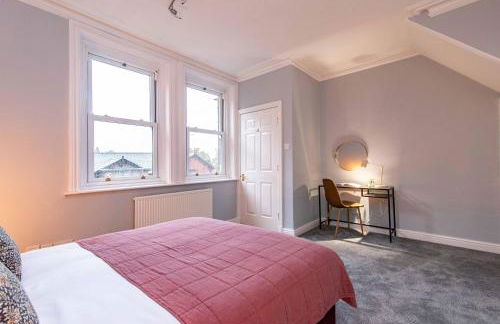 St Johns, Wakefield - Self check in & free parking - Foto 20