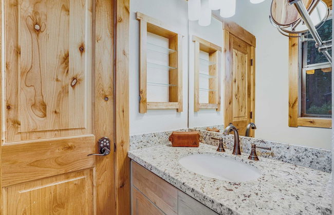 Arroyo by Avantstay Peaceful Mountain Townhouse w/ Large Private Balcony - Photo 14