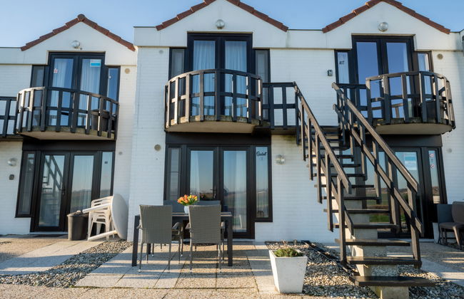 Giuliott with parking and shared pool - Photo 27