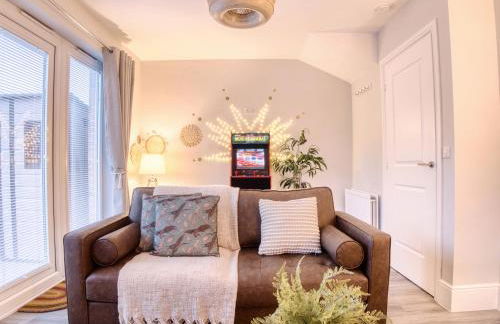 Leeds 4-bed house - hot tub, parking & games - Foto 15