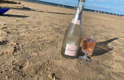 Spectacular sea view, walk to beach, pubs & cafes - Foto 27