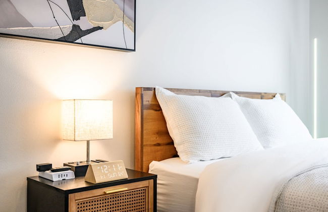 Modern Cozy Retreat Stylish Stay With Patio Parking - Foto 3