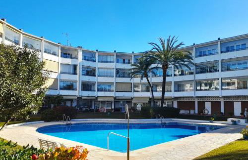 Apartment with pool near the beach - Photo 21