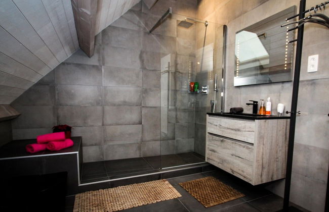 Villa With Swimming Pool in Erembodegem - Photo 32