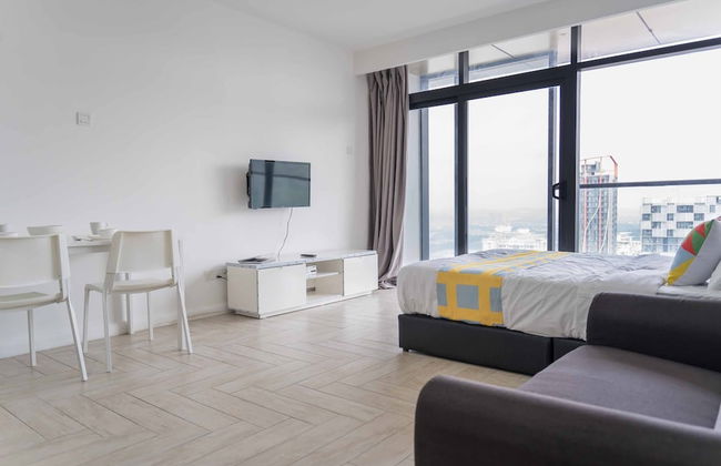 OYO Home 43951 Fair Studio Empire City Marriot - Photo 1