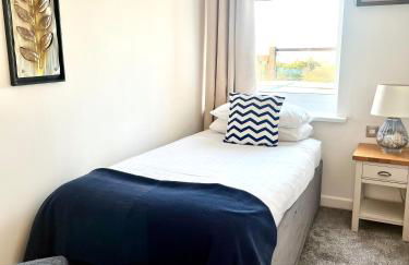 Sunset sea view chalet with hot tub - Photo 17