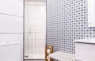 Charming and Comfortable Apartment with Inviting Atmosphere - Photo 6