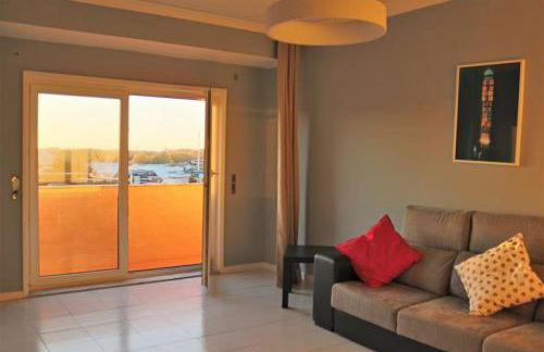 Сomfortable apartments and free garage parking - Photo 3