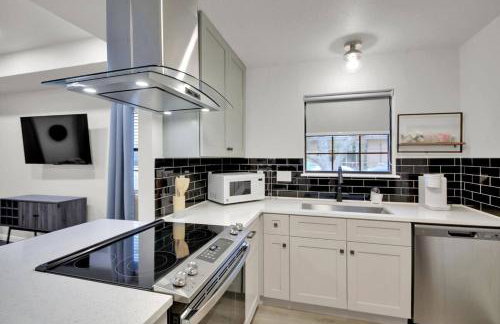 Peppercorn Orange - Locally Run! - Photo 12