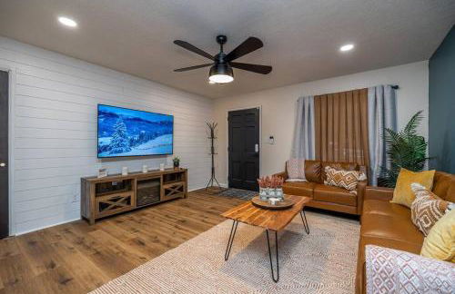 Close to airport* Pets*Fenced yard*A/C & Fast WIFI - Foto 14