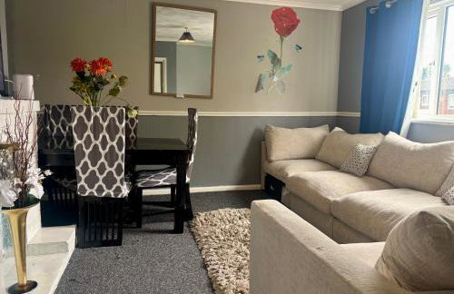 2 Bed House-Sleeps 4-Free Parking - Foto 6