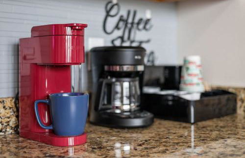 New Downtown Indy 3BR Retreat Sleeps 10 - Arcade - Foto 52