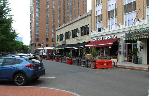 Entire House Right In Stamford's Heart - Foto 60