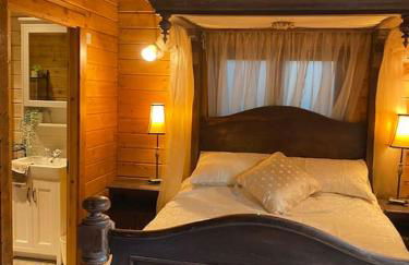 3 Bedroom Lodge Hotub pool in Horsley Surrey UK - Photo 27