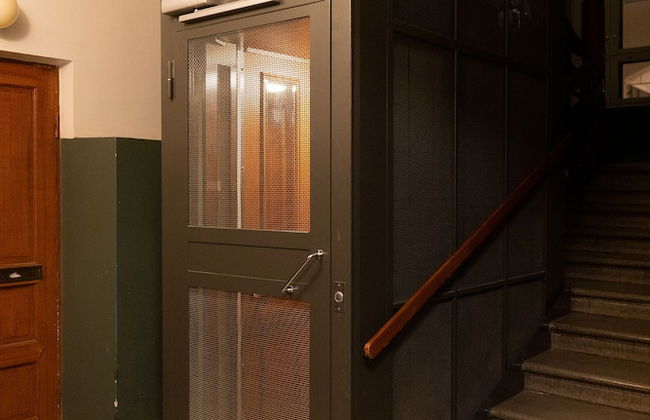 2ndhomes Center Home w Sauna & Balcony - Foto 21