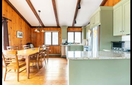 Beautiful Windham Chalet 2 minutes to the Mountain - Foto 8