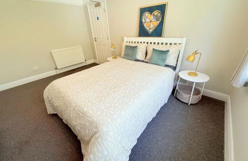 Spacious 5-Bedroom house close to station - Foto 6