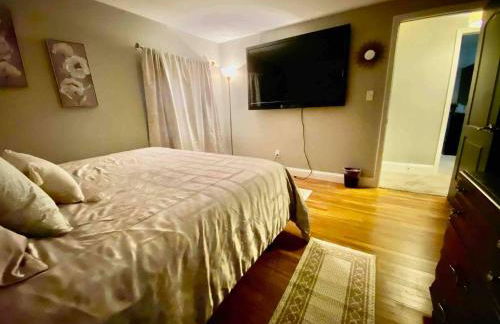 [4-BR/Sleeps 12] Family & Friends Home in Indiana - Foto 31