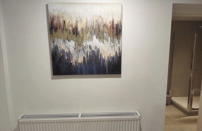 Luxurious 3 bed Ensuites & kitchenettes Nr LGI Hospital & Uni - Free 5G WIFI & Netflix Short Stays - Contractors Free Parking - Foto 44