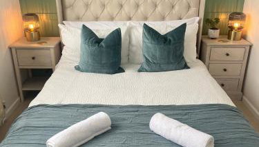 Modern Classic 2 bed apartment with Sofa Bed Sleeps 5 FREE PARKING by Graves Park Peak District - Foto 2, towels