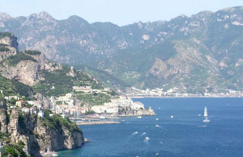Amalfi 51 con vista mare, giardino e terrazze - Foto 16
