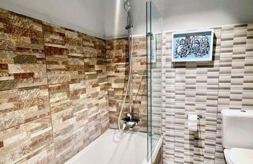 Luxury Central Apartment - Photo 29