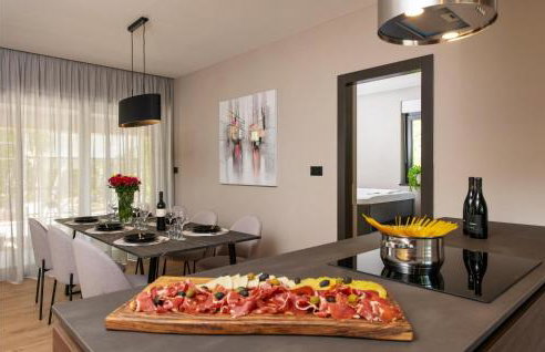 Amazing Home In Labin With Sauna - Photo 23