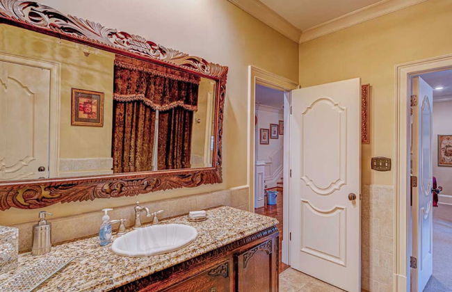 Lions Gate Estate in Sandy Springs - Foto 47