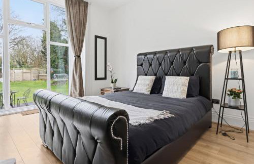 NEW Apartment with Pool Table and Parking Sleeps 7 - Foto 16