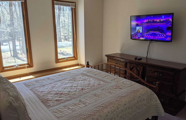 Mountain Memories by Avantstay Hot Tub Enclosed Deck, Large Yard w/ Fire Pit - Foto 2