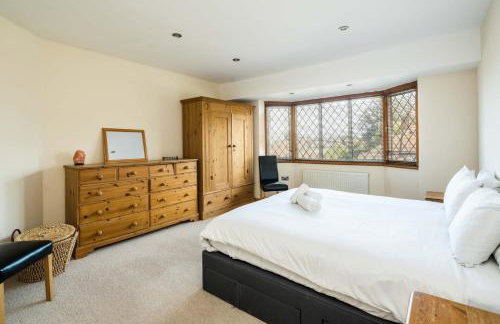 Elegant 2BD House with Garden and Decked Patio - Foto 6