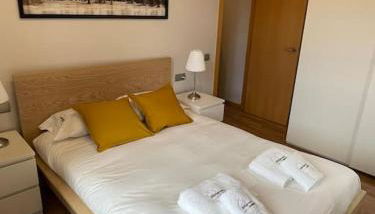 El Cadí, céntrico alojamiento en Puigcerdà, Cerdanya. - Foto 3, towels, wardrobe