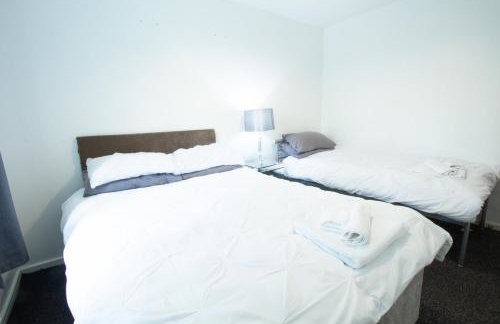 Close to City Centre 3-Bed Townhouse, Sleeps 7, Free Parking, Great Transport Links - Foto 7