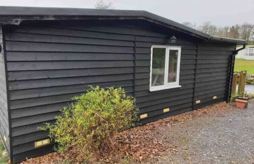 Stunning 3 Bed Riverside Cabin in Snowdonia - Photo 40