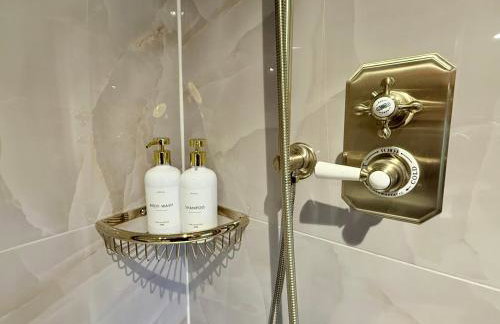 Wild Meadow Cottage - Countryside Views and King Bed - Foto 14