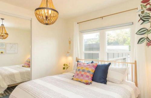 Little Italy 3BD Home with Huge Patio & Backyard - Foto 25