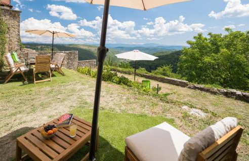 2 Bedroom Beautiful Home In Oprtalj - Foto 6