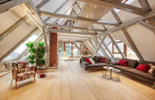 Uptown Palace Penthouse 2BR with Terrace by Irundo - Foto 16